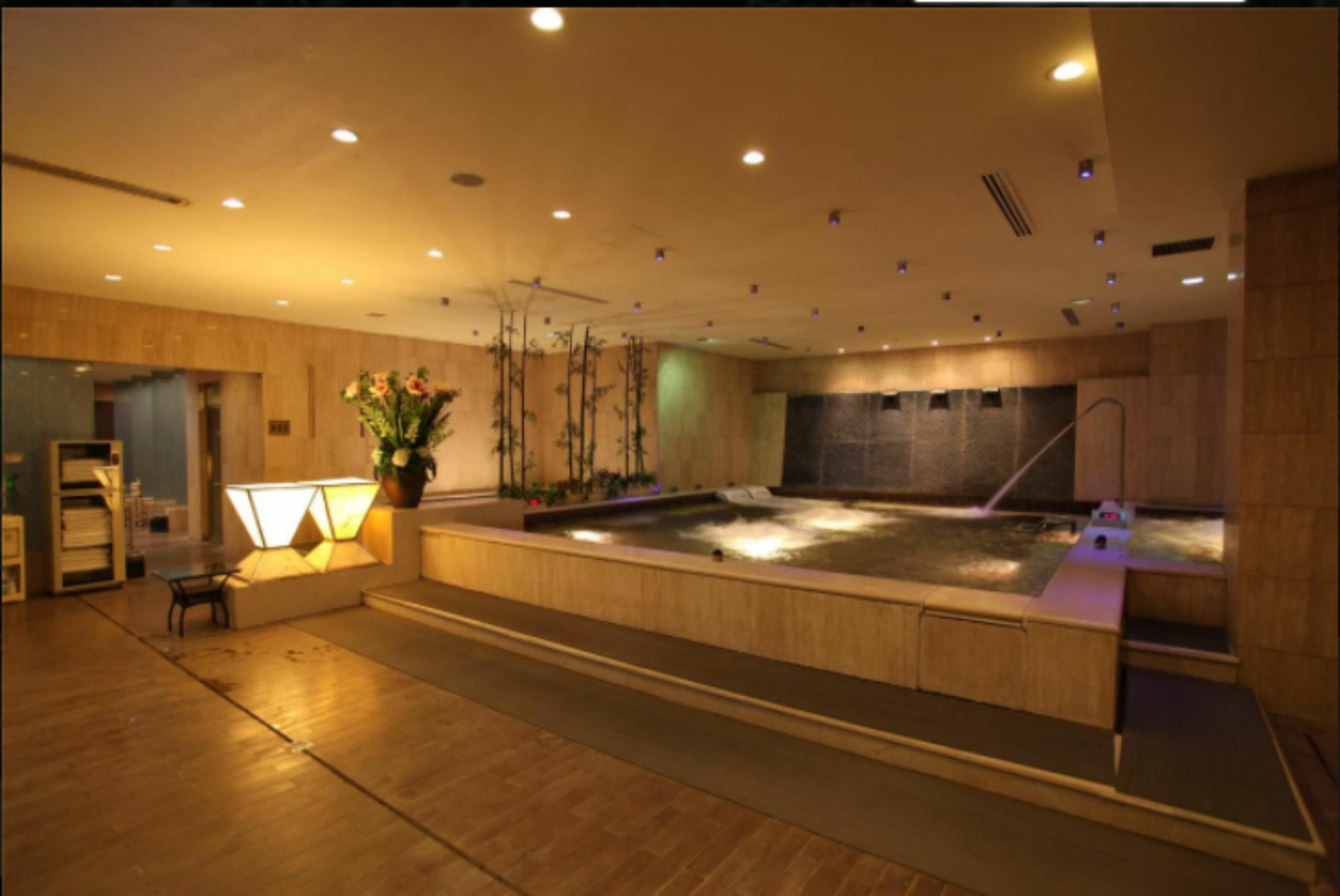 Ruiwan New Century Hotel Tianjin Exterior photo